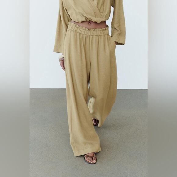 Zara Pants - Zara WIDE LEG GATHERED WAIST PANT Size Large